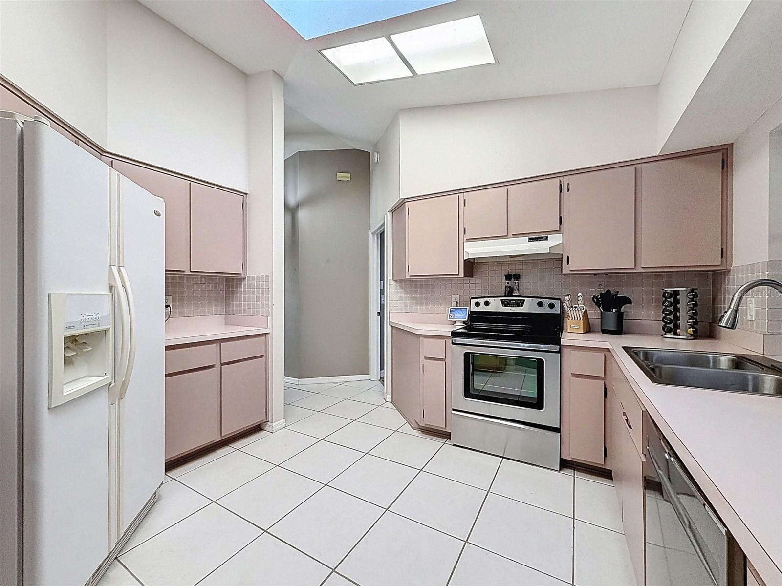 Image 11 of 52 For 4752 Meadowsweet Court