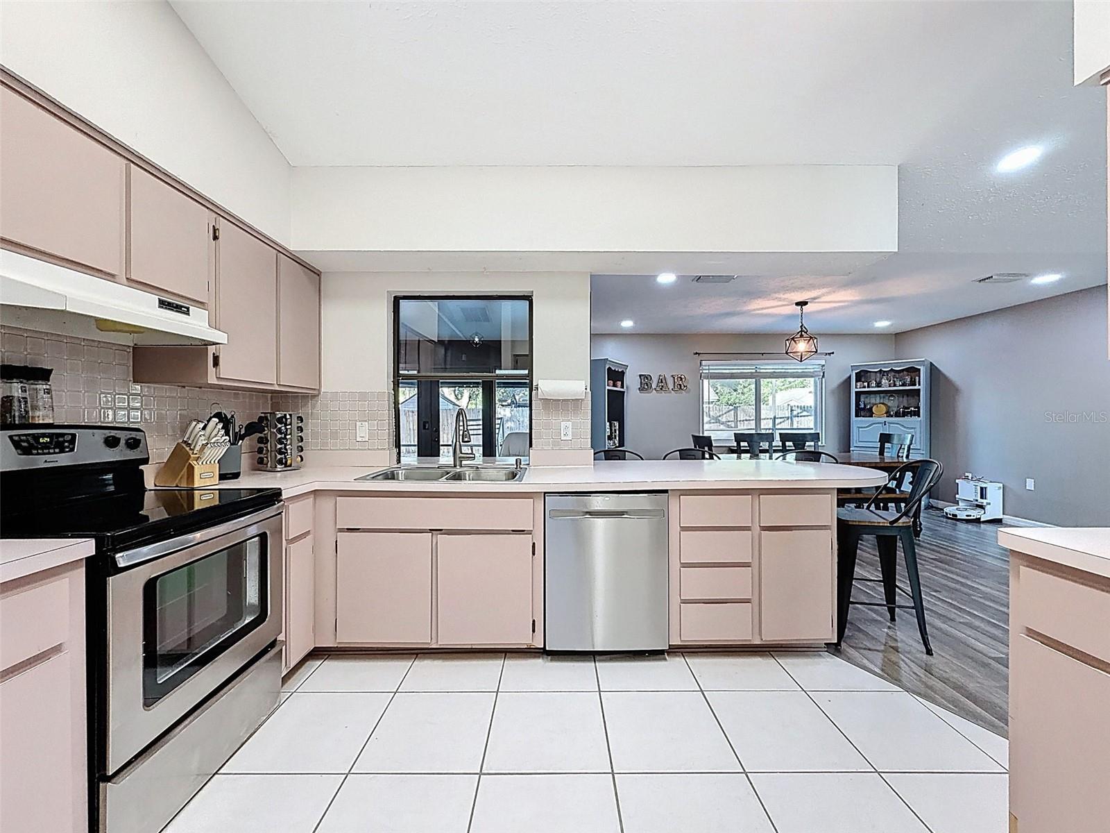 Image 12 of 52 For 4752 Meadowsweet Court