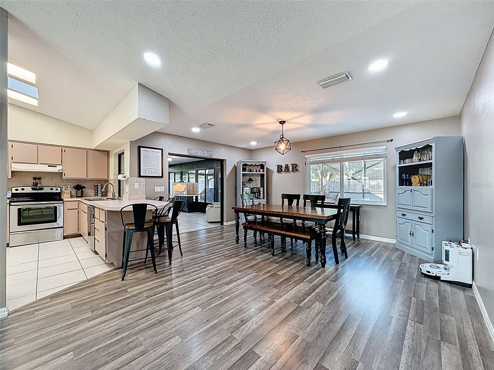 Image 17 of 52 For 4752 Meadowsweet Court