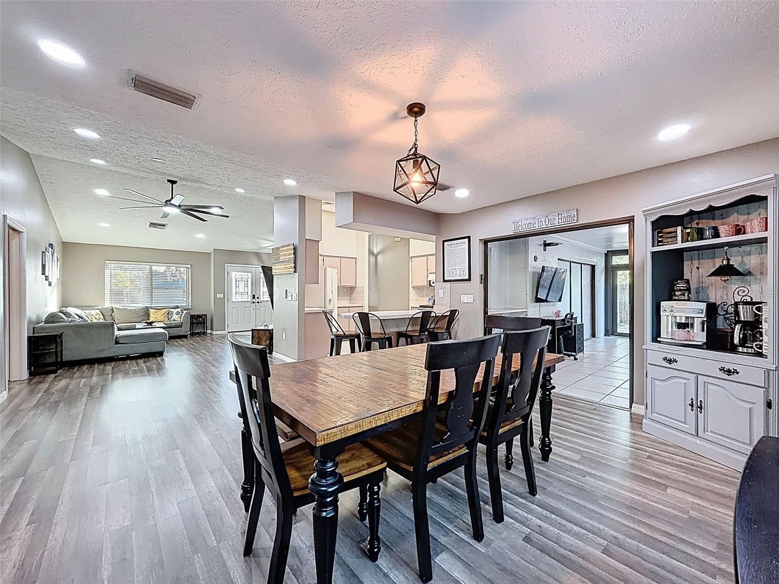 Image 19 of 52 For 4752 Meadowsweet Court