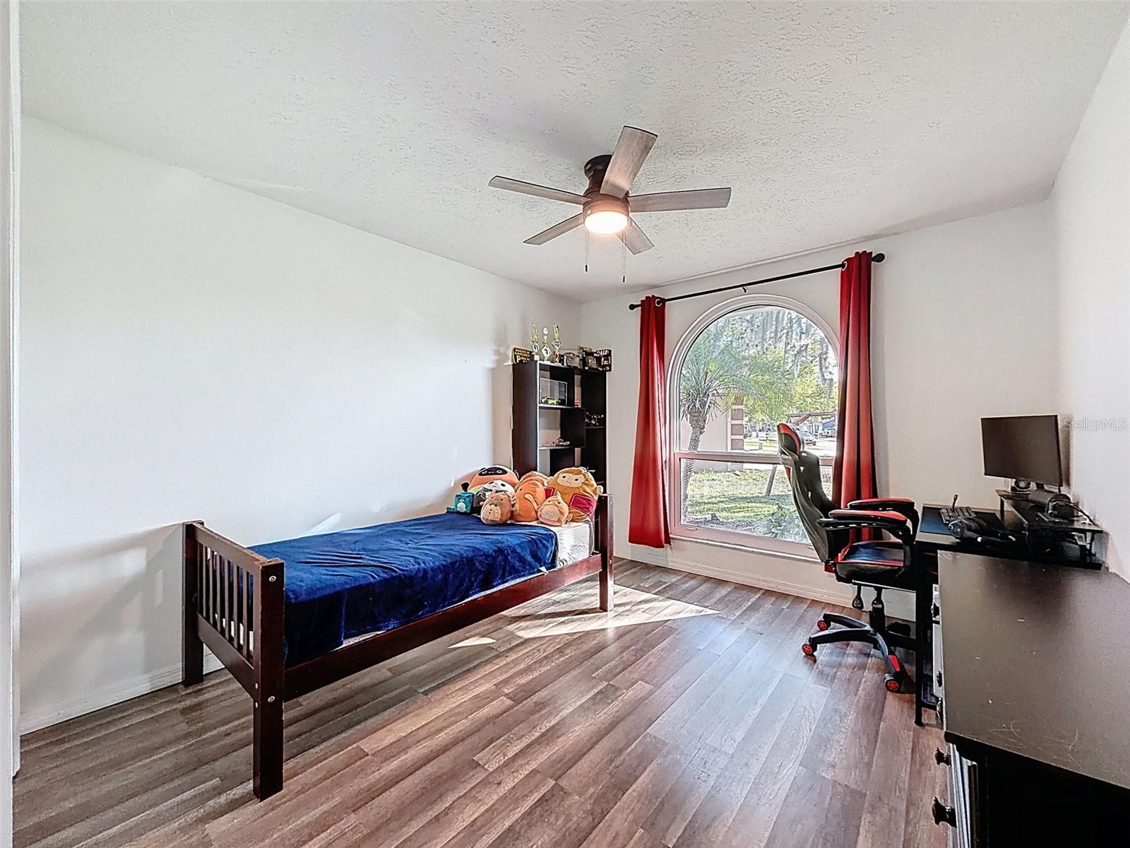 Image 27 of 52 For 4752 Meadowsweet Court