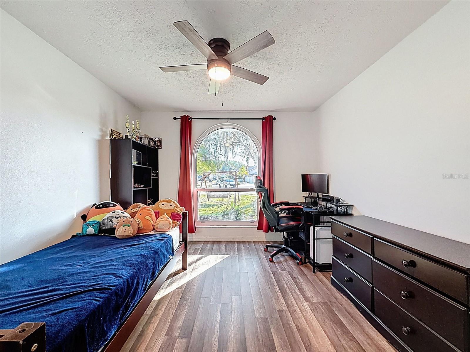 Image 28 of 52 For 4752 Meadowsweet Court