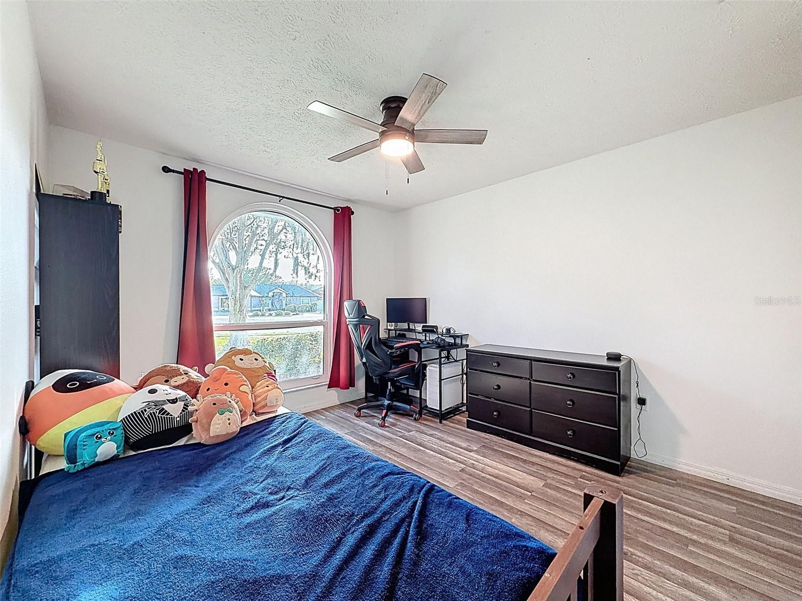 Image 29 of 52 For 4752 Meadowsweet Court