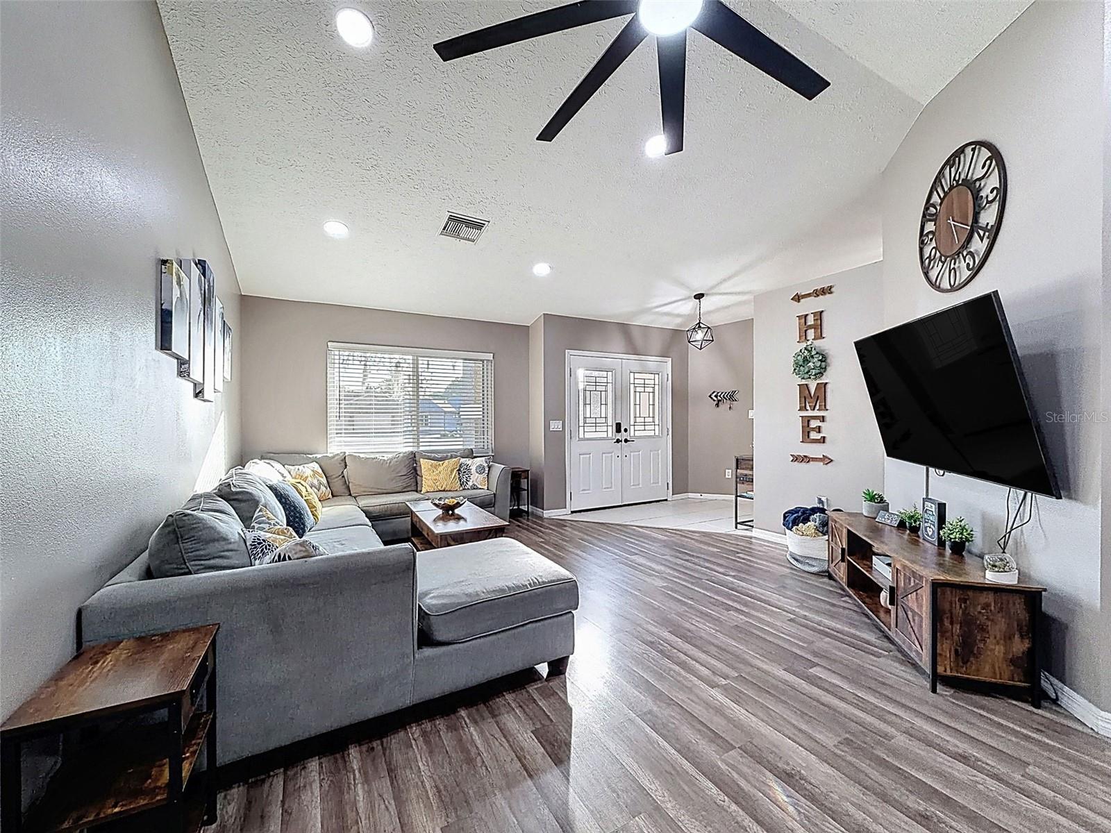 Image 7 of 52 For 4752 Meadowsweet Court