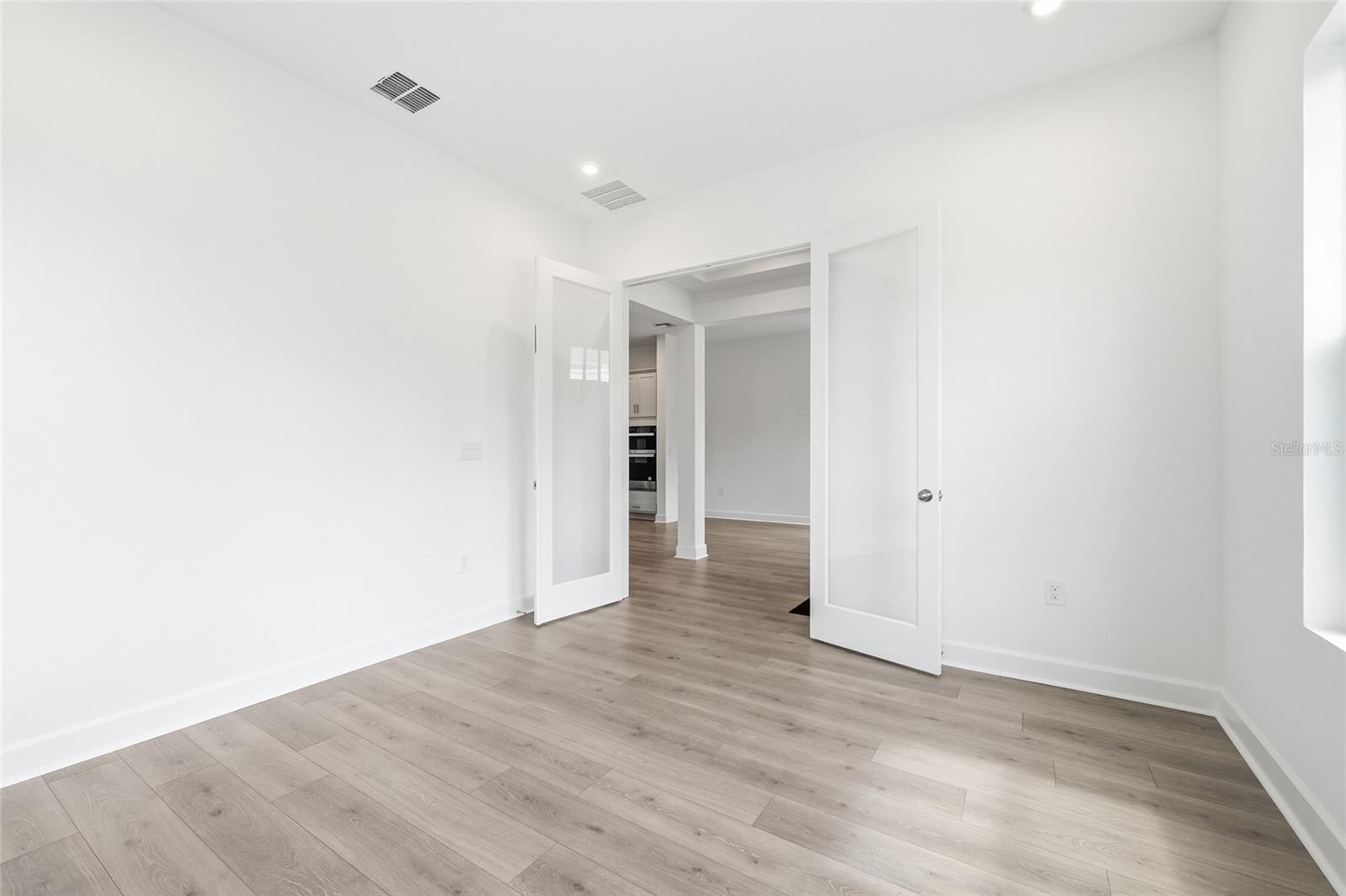 Image 18 of 30 For 1981 Beach Terrace