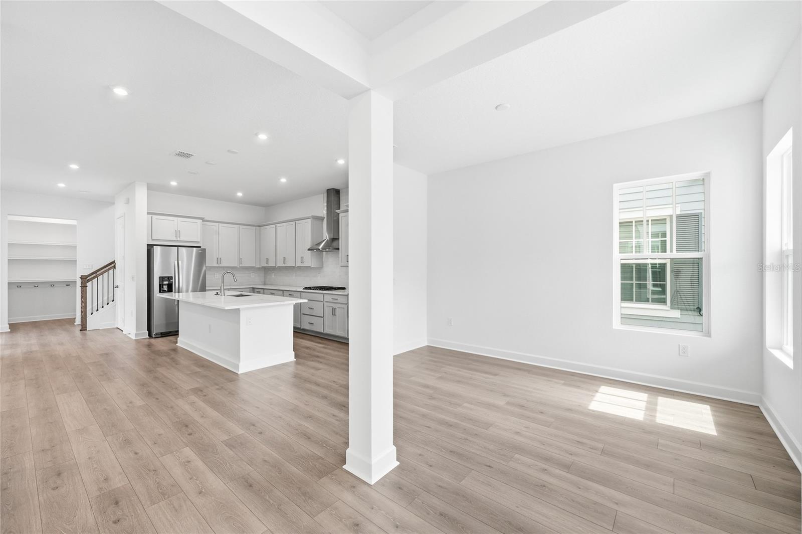 Image 2 of 30 For 1981 Beach Terrace