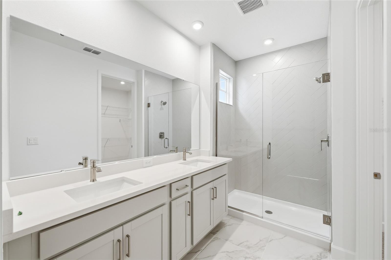 Image 27 of 30 For 1981 Beach Terrace