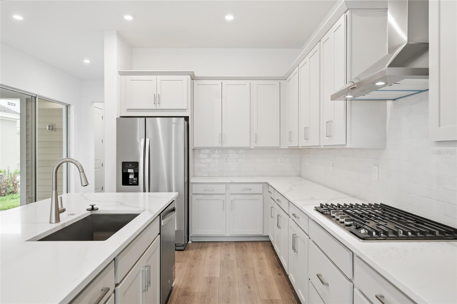 Image 5 of 30 For 1981 Beach Terrace