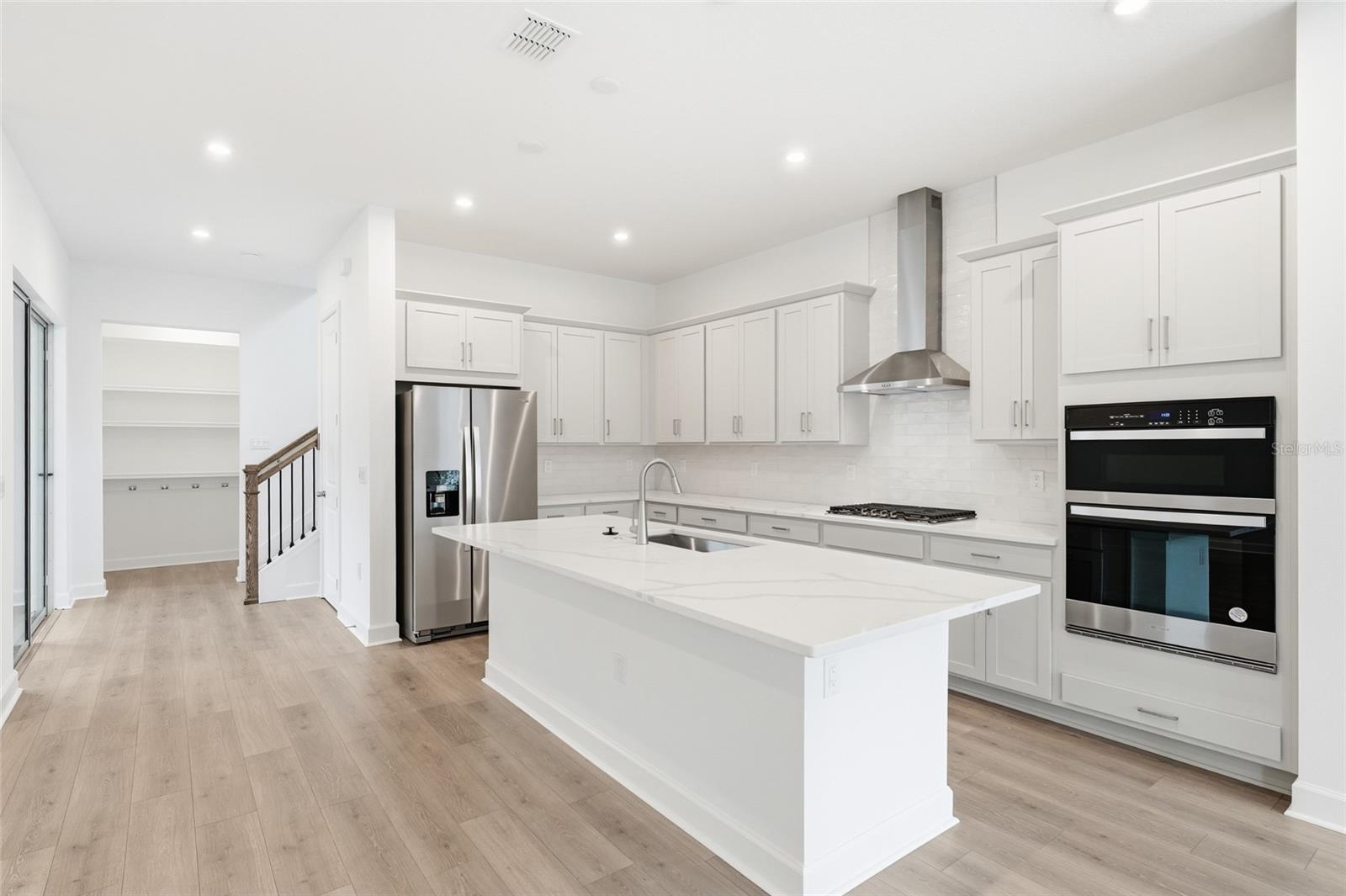 Image 7 of 30 For 1981 Beach Terrace