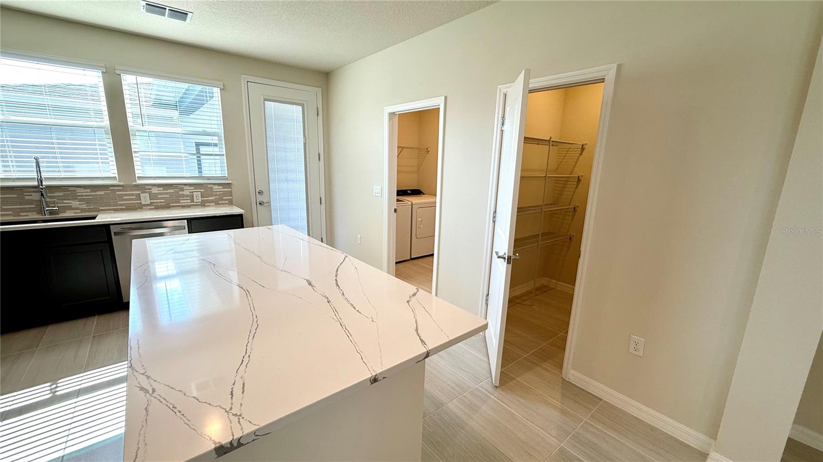 Image 10 of 35 For 4576 Maple Waltz Alley