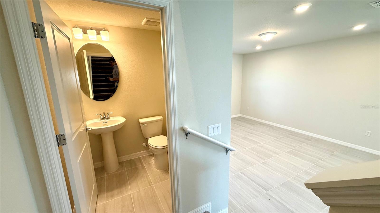 Image 12 of 35 For 4576 Maple Waltz Alley