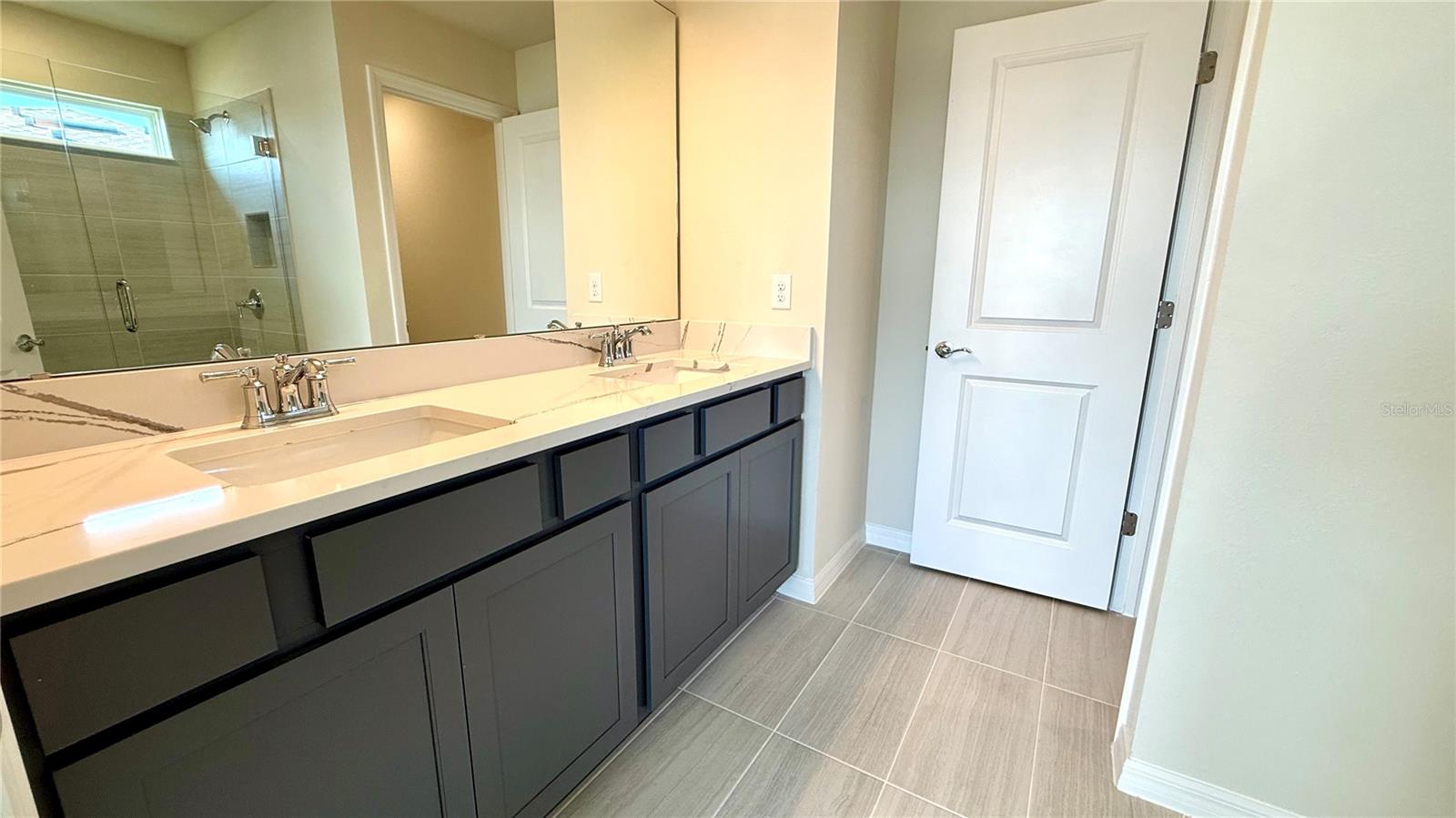 Image 16 of 35 For 4576 Maple Waltz Alley