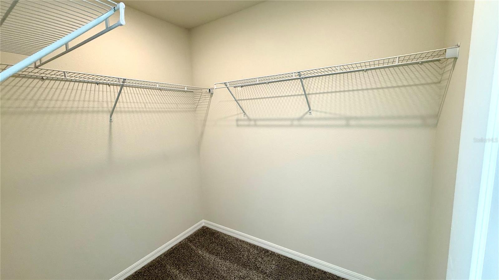 Image 18 of 35 For 4576 Maple Waltz Alley