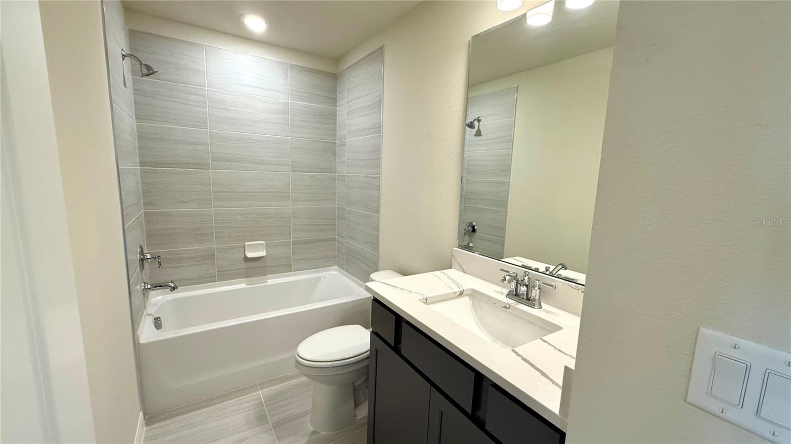 Image 20 of 35 For 4576 Maple Waltz Alley