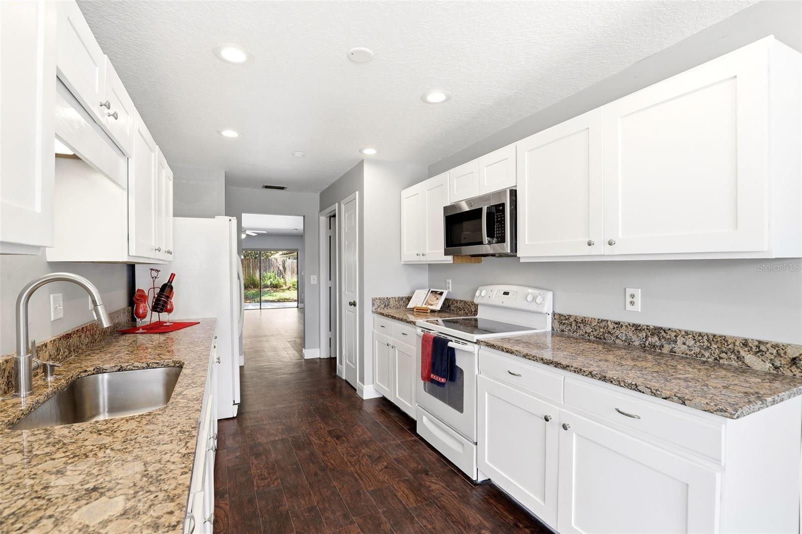 Image 13 of 30 For 1027 Hornbeam Street