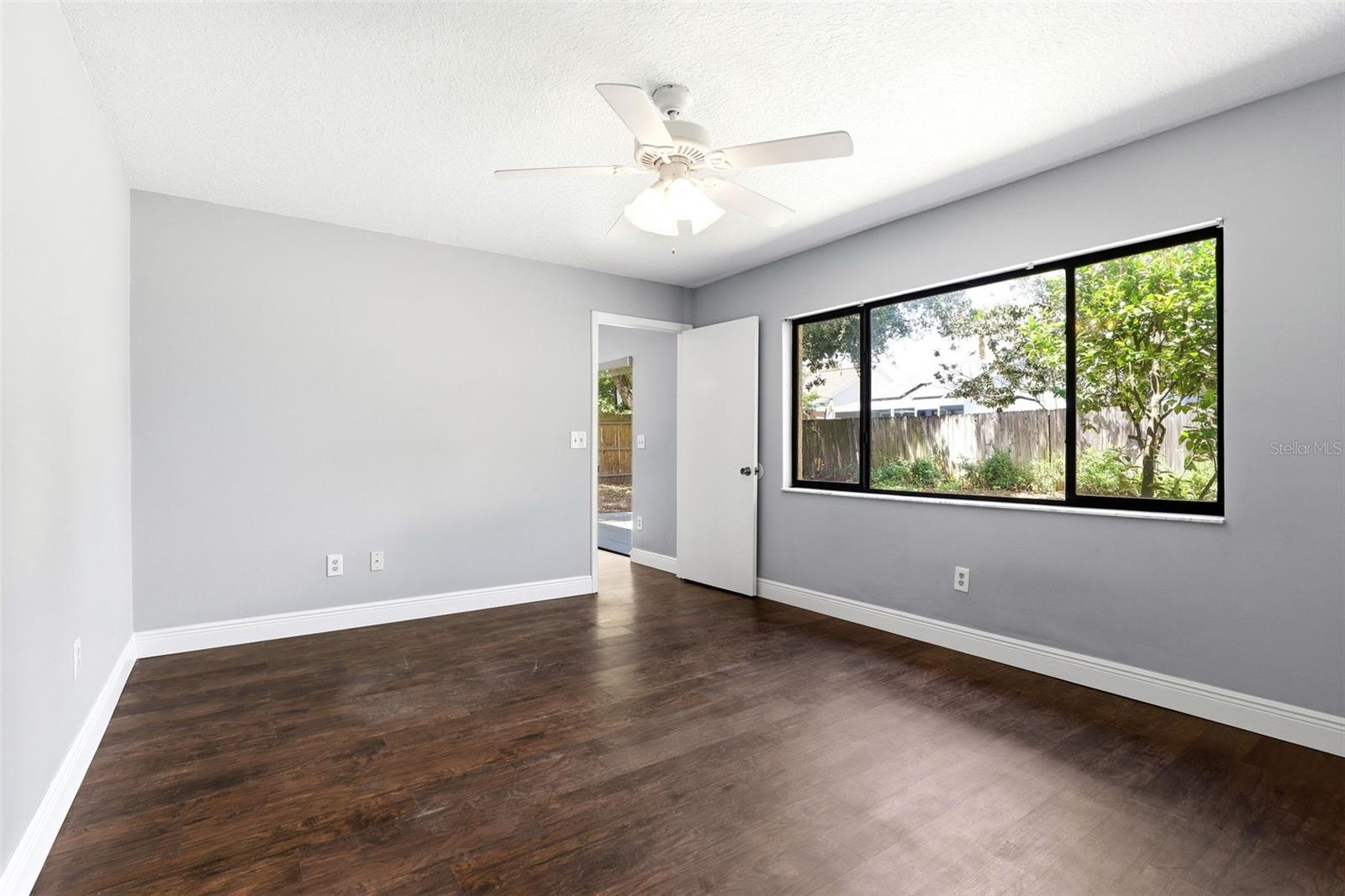 Image 16 of 30 For 1027 Hornbeam Street