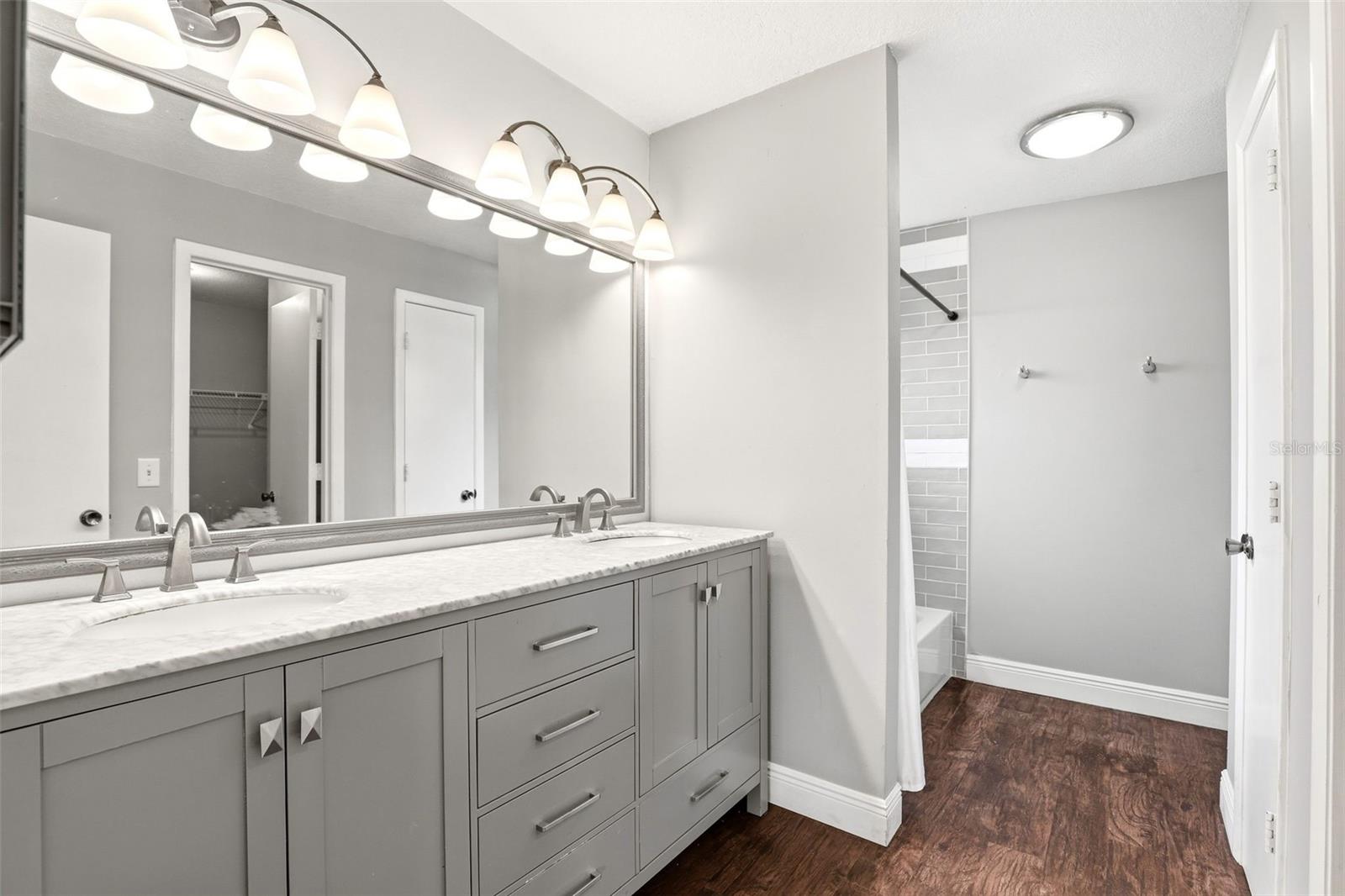 Image 17 of 30 For 1027 Hornbeam Street