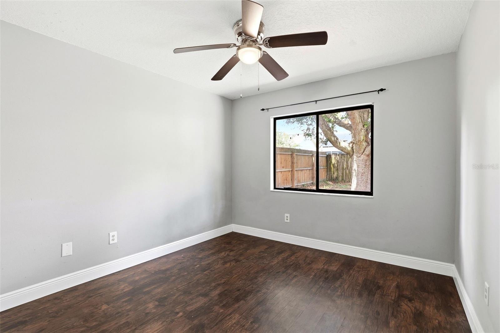 Image 20 of 30 For 1027 Hornbeam Street