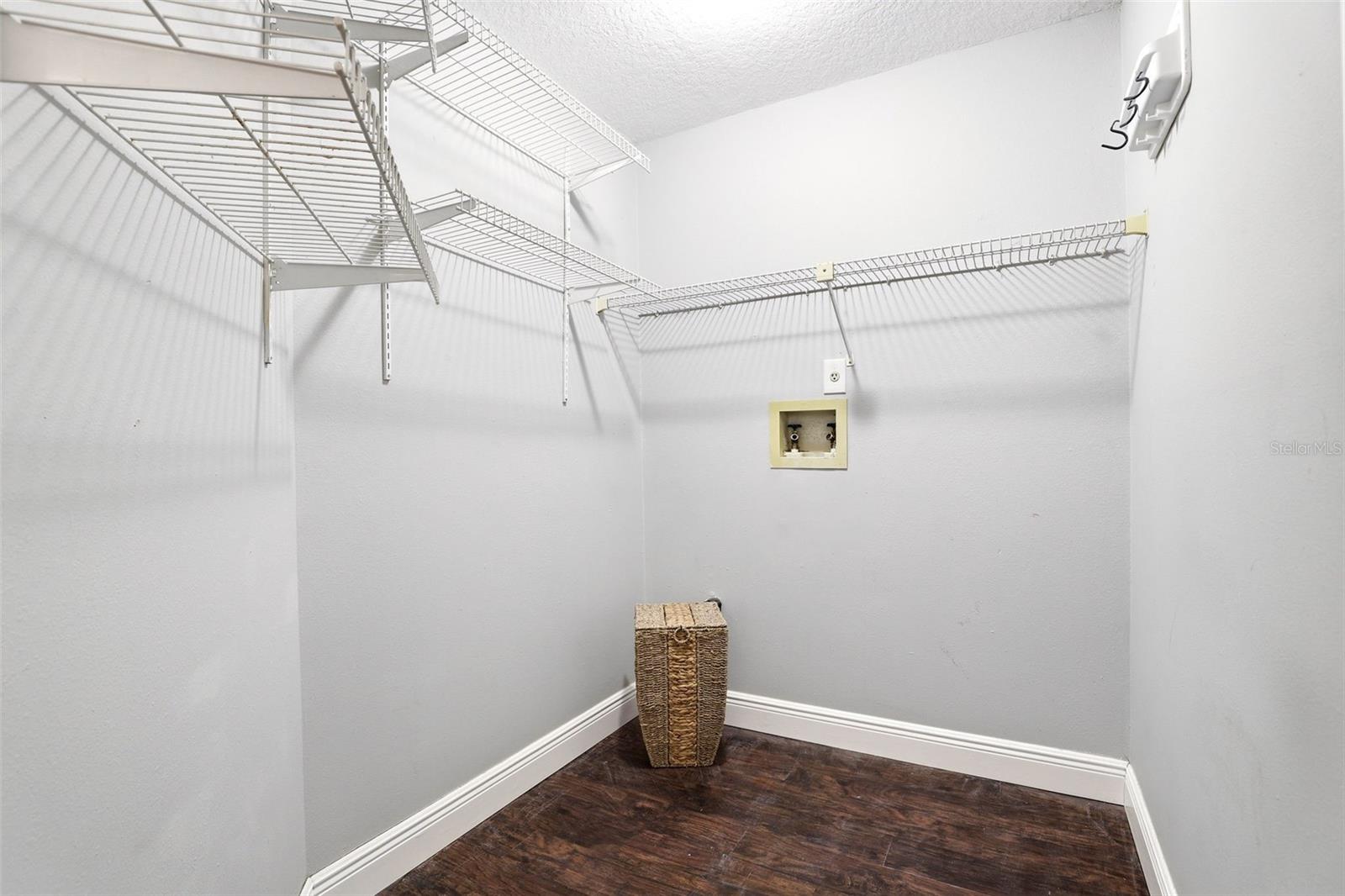 Image 26 of 30 For 1027 Hornbeam Street