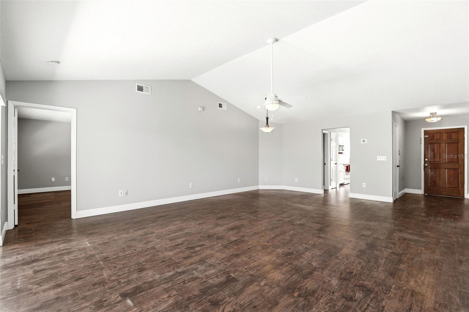 Image 6 of 30 For 1027 Hornbeam Street