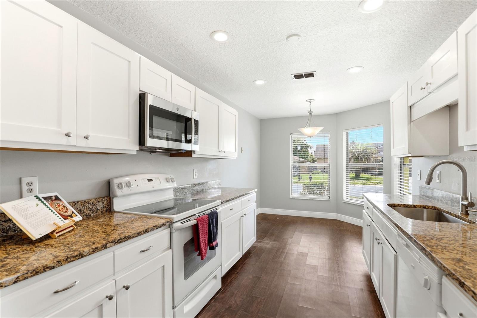 Image 9 of 30 For 1027 Hornbeam Street