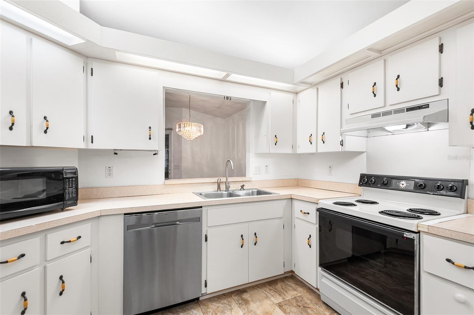 Image 6 of 14 For 8297 108th Loop