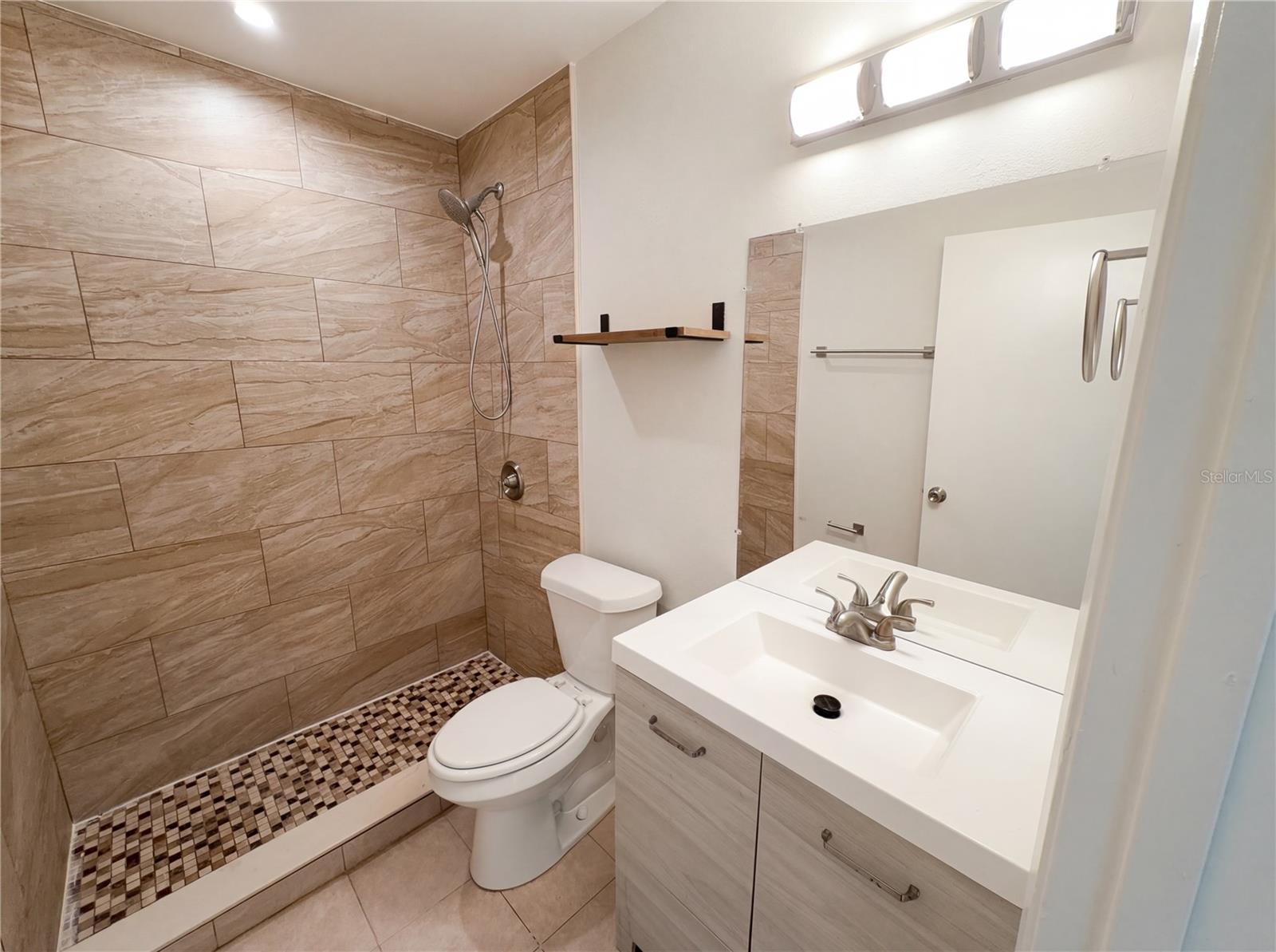 Image 20 of 24 For 240 Moree Loop 3