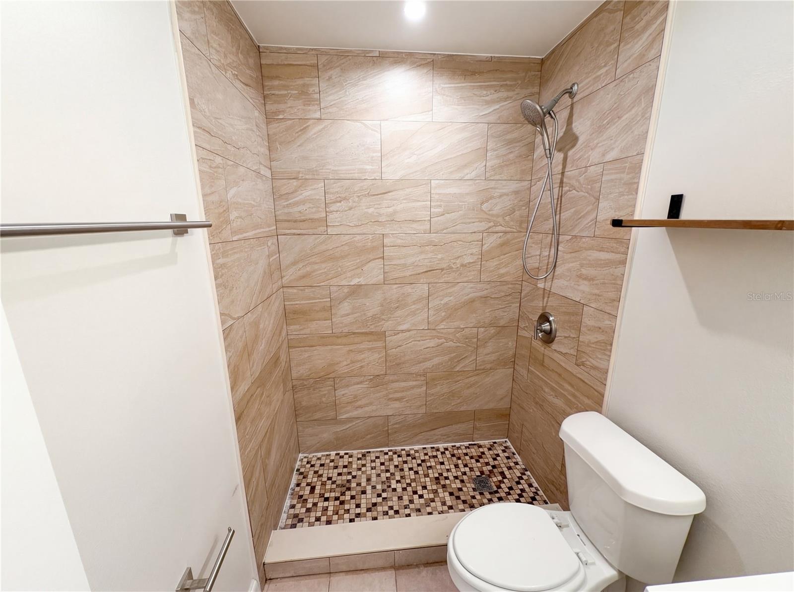 Image 21 of 24 For 240 Moree Loop 3