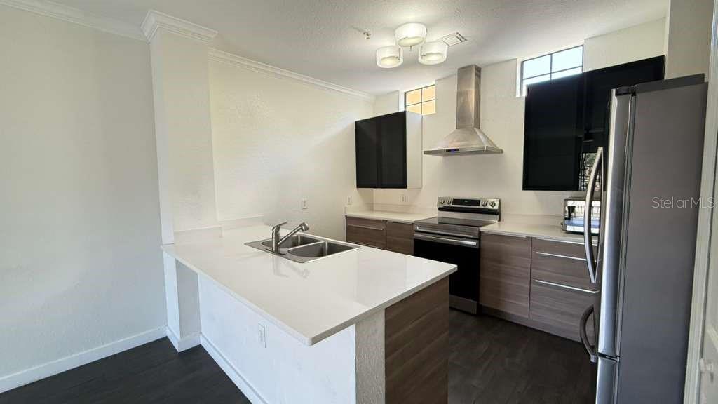 Image 18 of 56 For 6133 Metrowest Boulevard 105