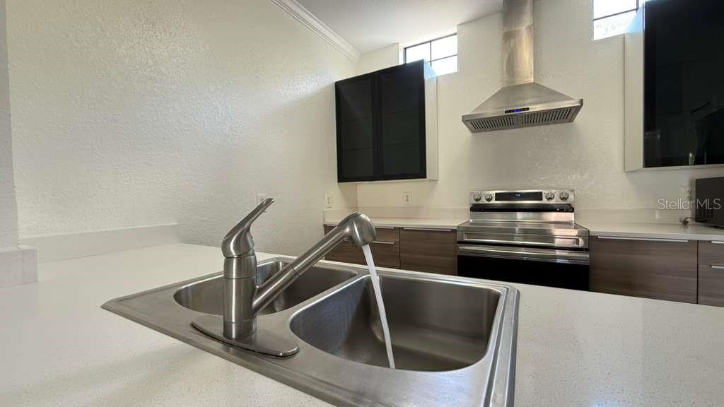 Image 22 of 56 For 6133 Metrowest Boulevard 105