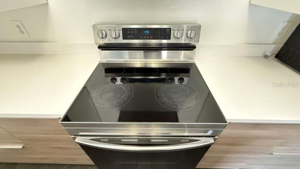 Image 23 of 56 For 6133 Metrowest Boulevard 105