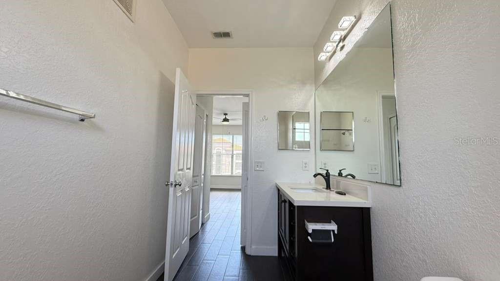 Image 51 of 56 For 6133 Metrowest Boulevard 105