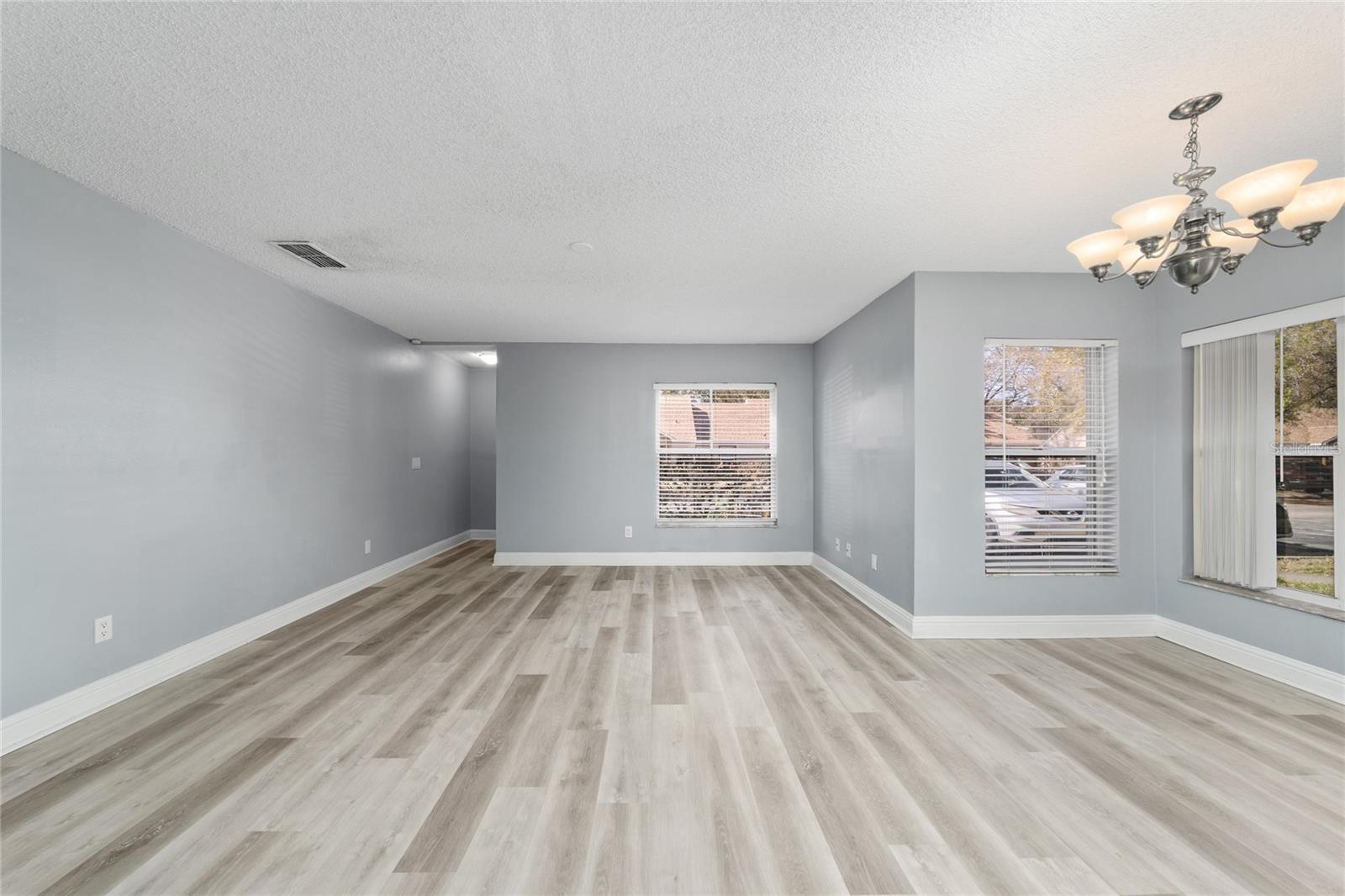 Image 9 of 27 For 5424 Michigan Street 7