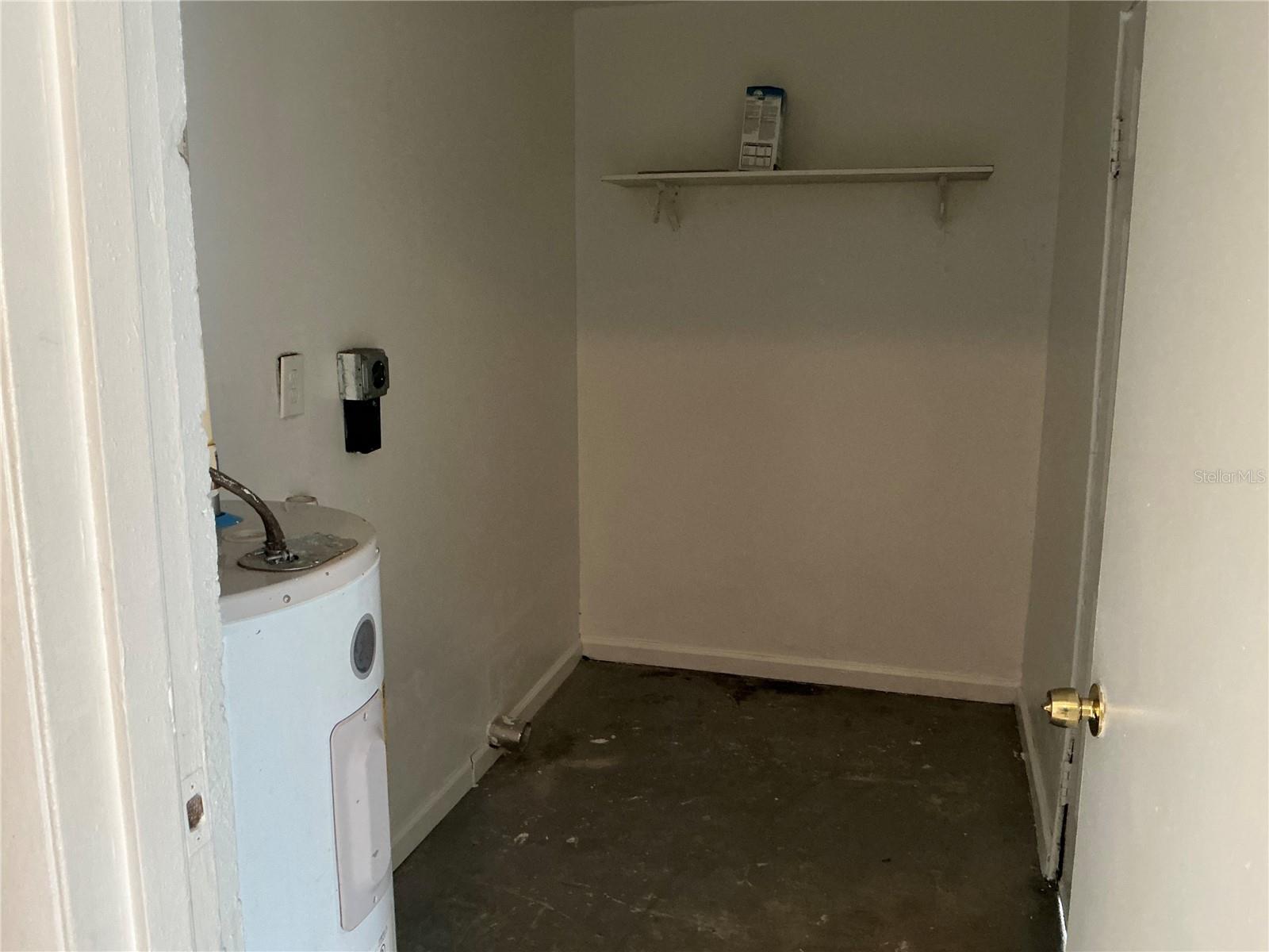 Image 11 of 21 For 5132 Elese Street