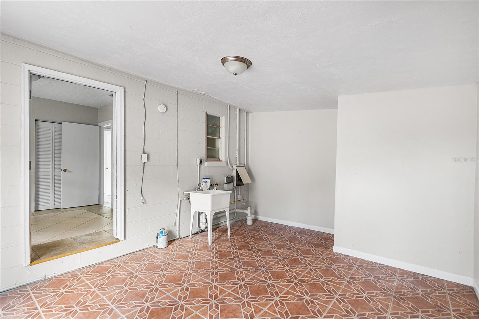 Image 9 of 11 For 201 Himes Avenue