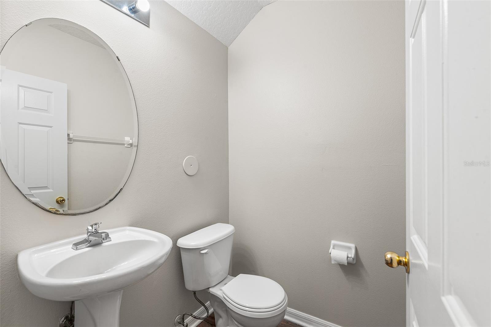 Image 13 of 15 For 1304 Denman Court