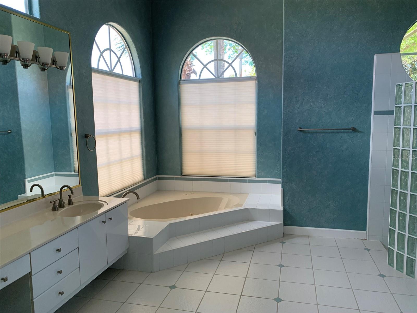 Image 22 of 45 For 103 Red Sky Court