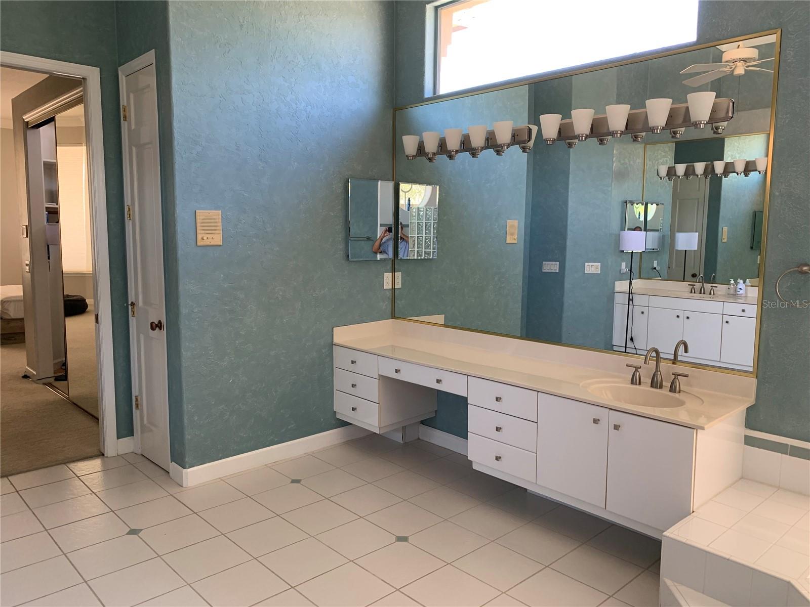 Image 23 of 45 For 103 Red Sky Court