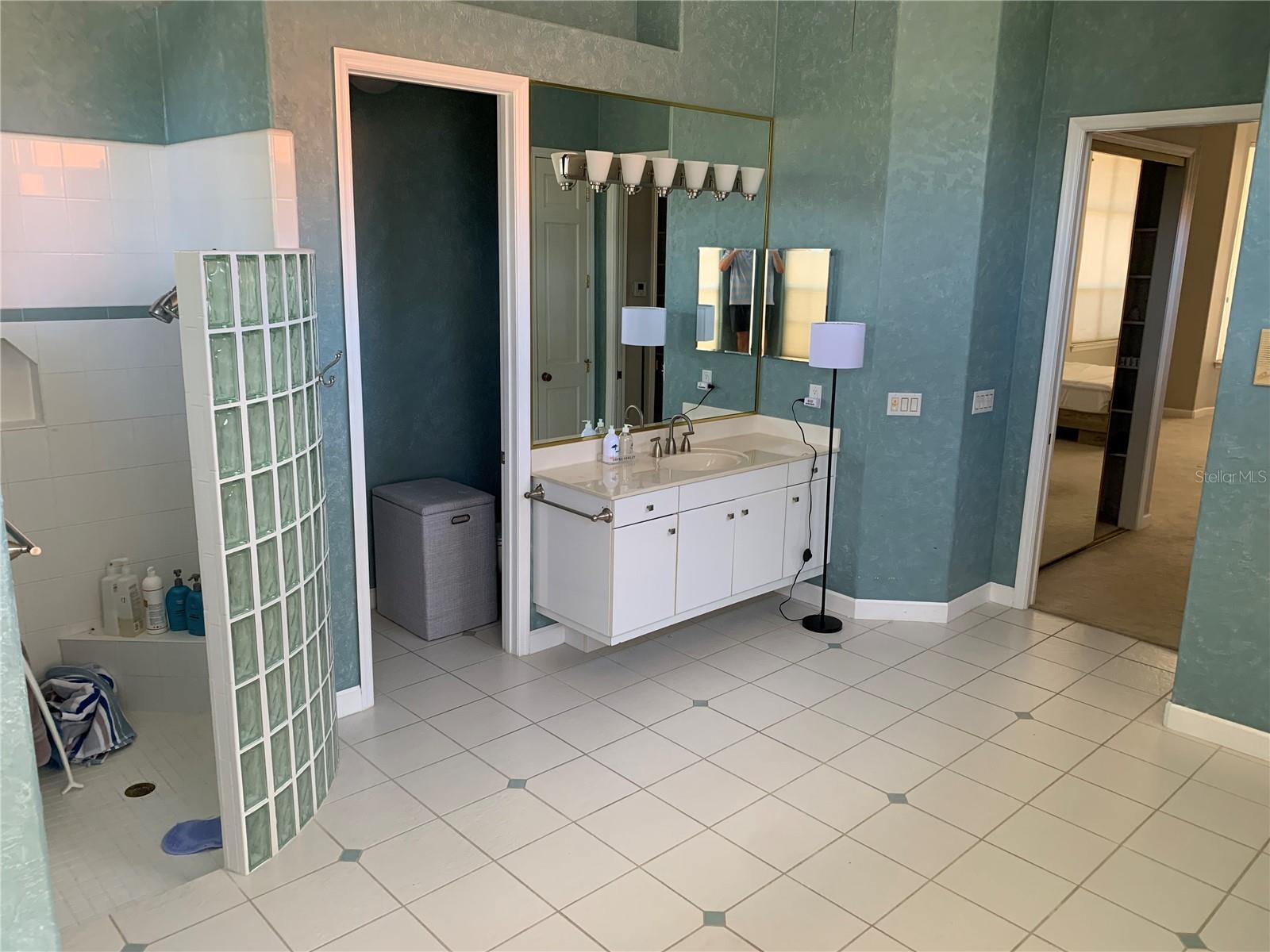 Image 24 of 45 For 103 Red Sky Court