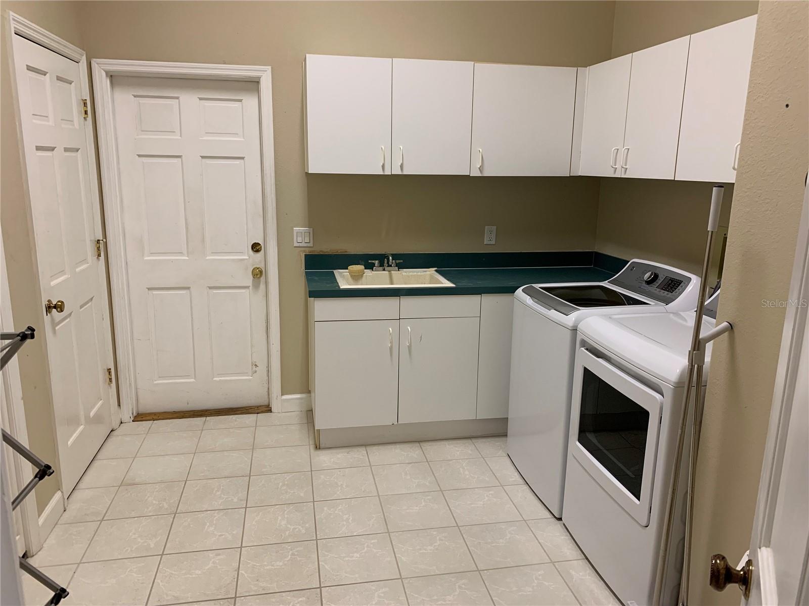 Image 36 of 45 For 103 Red Sky Court