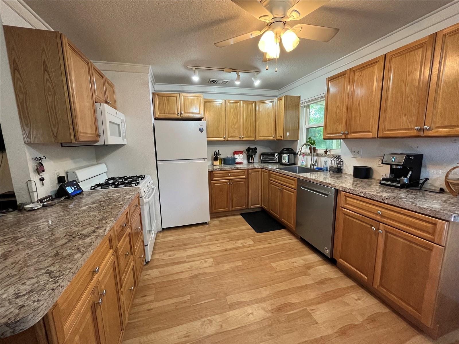 Image 16 of 43 For 1816 Weeks Avenue