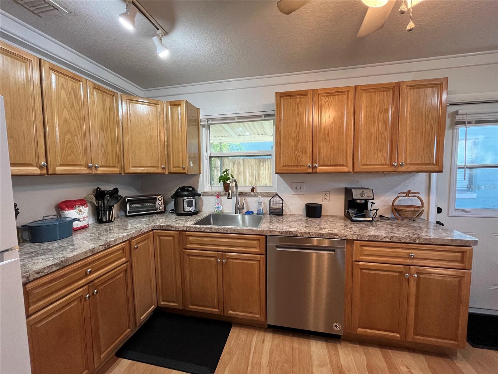 Image 17 of 43 For 1816 Weeks Avenue