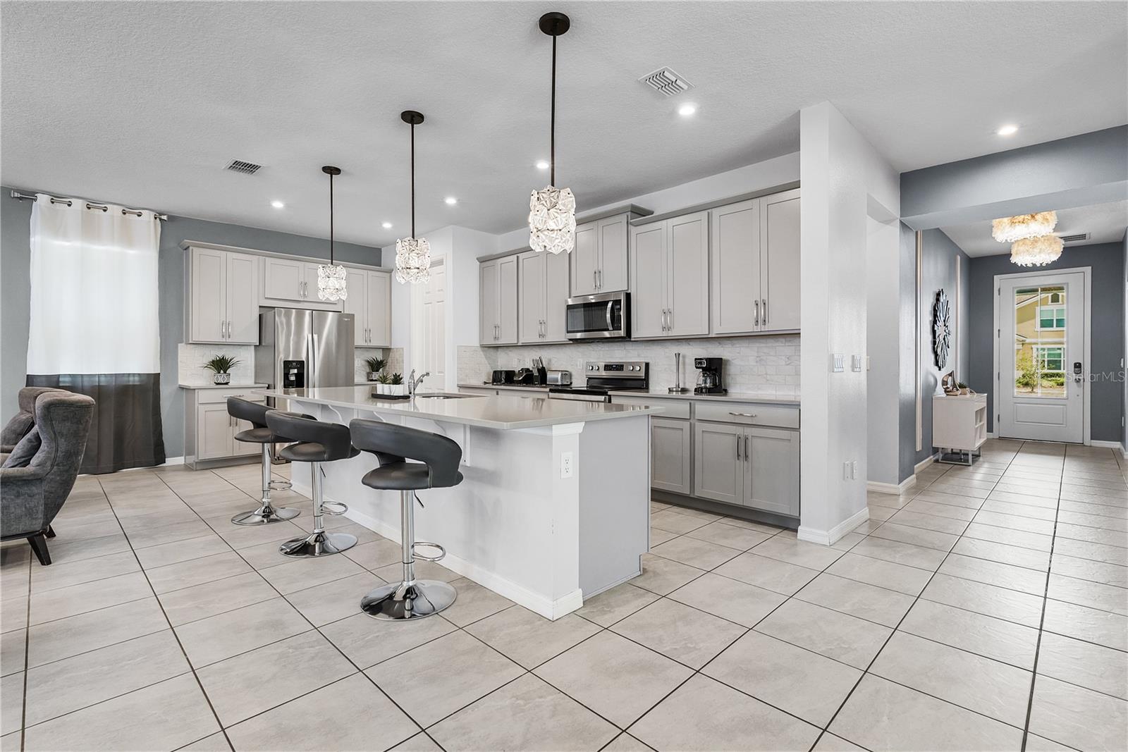 Image 11 of 50 For 8915 Tropical Haven Court