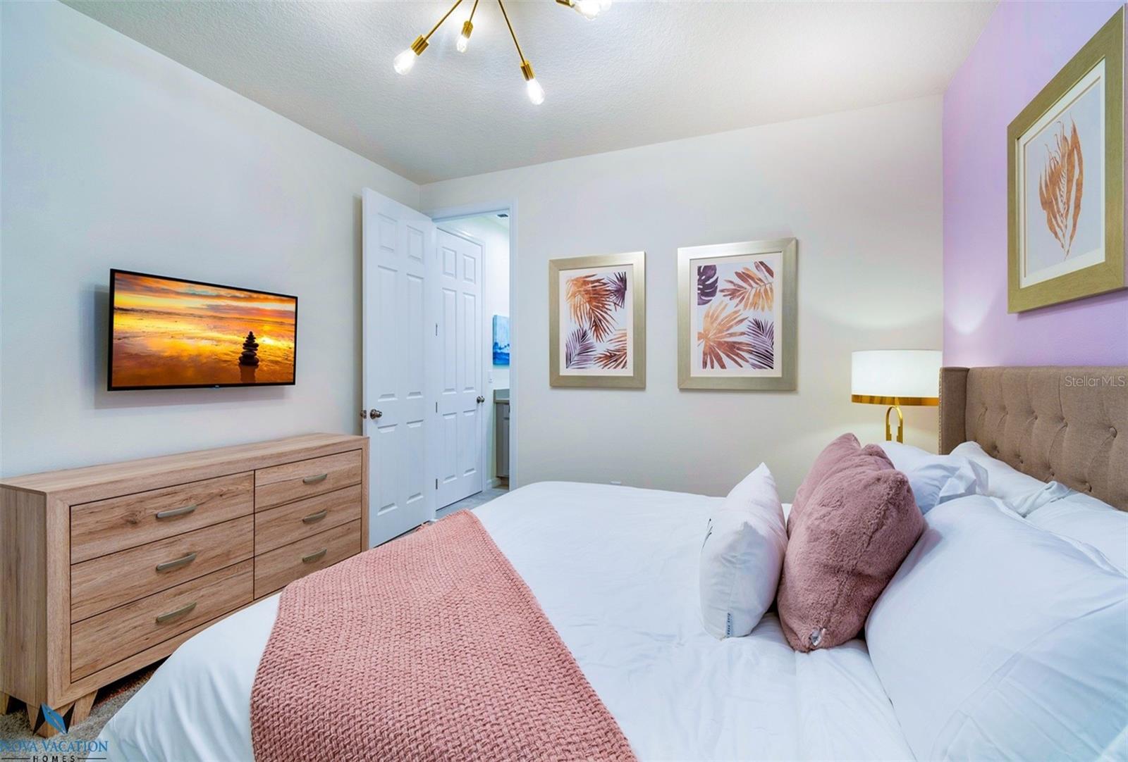 Image 23 of 50 For 8915 Tropical Haven Court