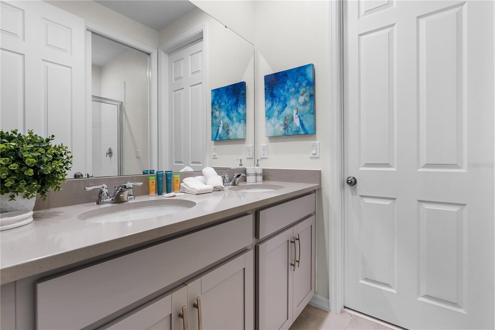 Image 24 of 50 For 8915 Tropical Haven Court