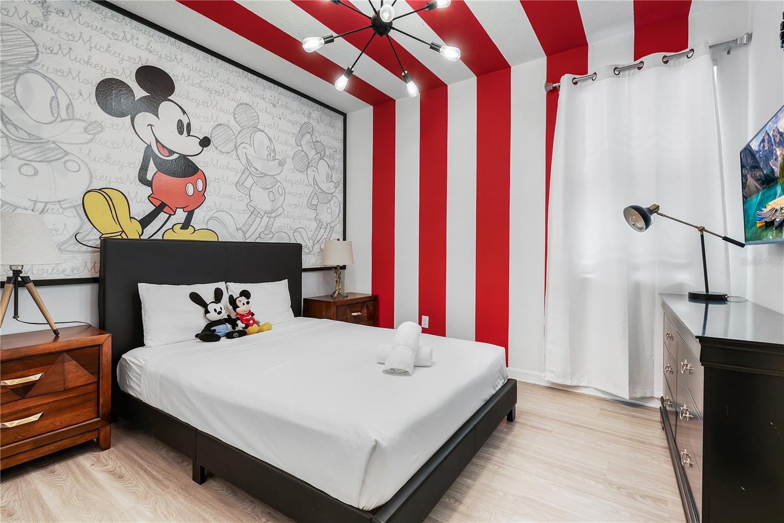 Image 31 of 50 For 8915 Tropical Haven Court