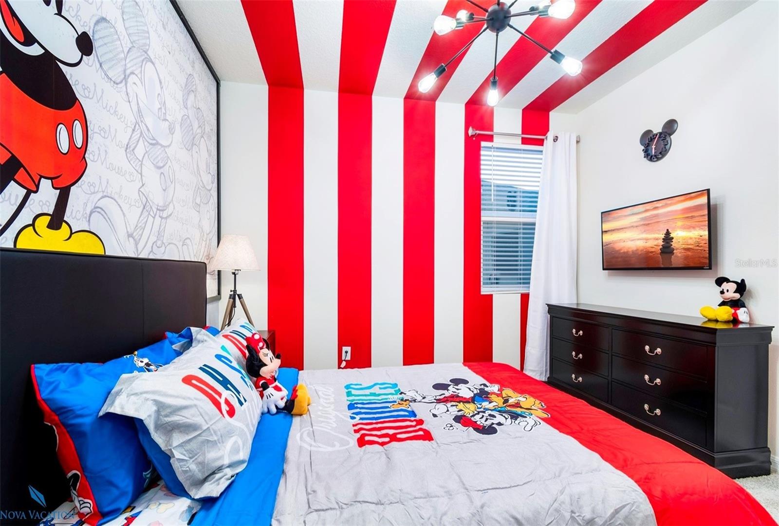 Image 32 of 50 For 8915 Tropical Haven Court