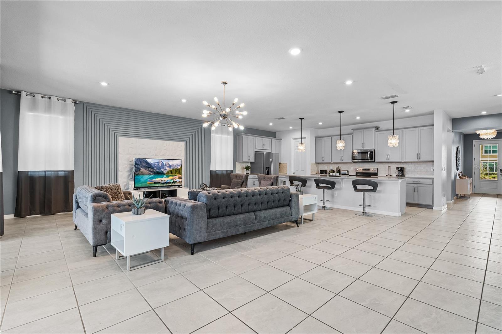 Image 4 of 50 For 8915 Tropical Haven Court