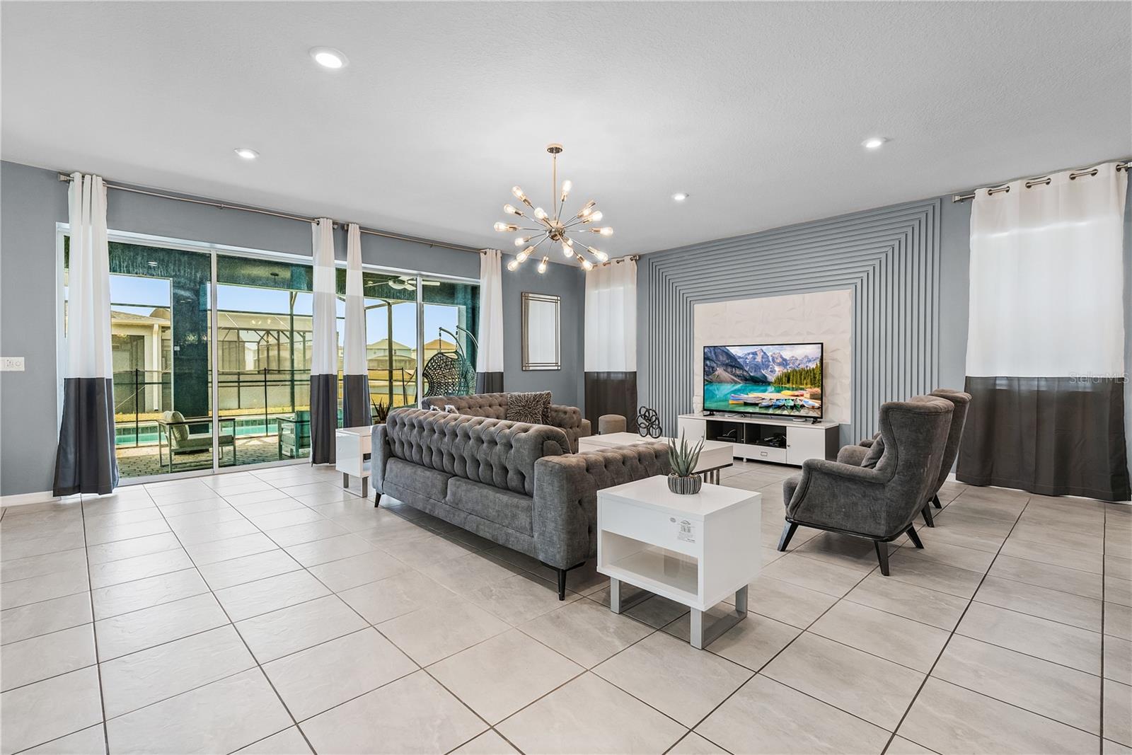 Image 5 of 50 For 8915 Tropical Haven Court