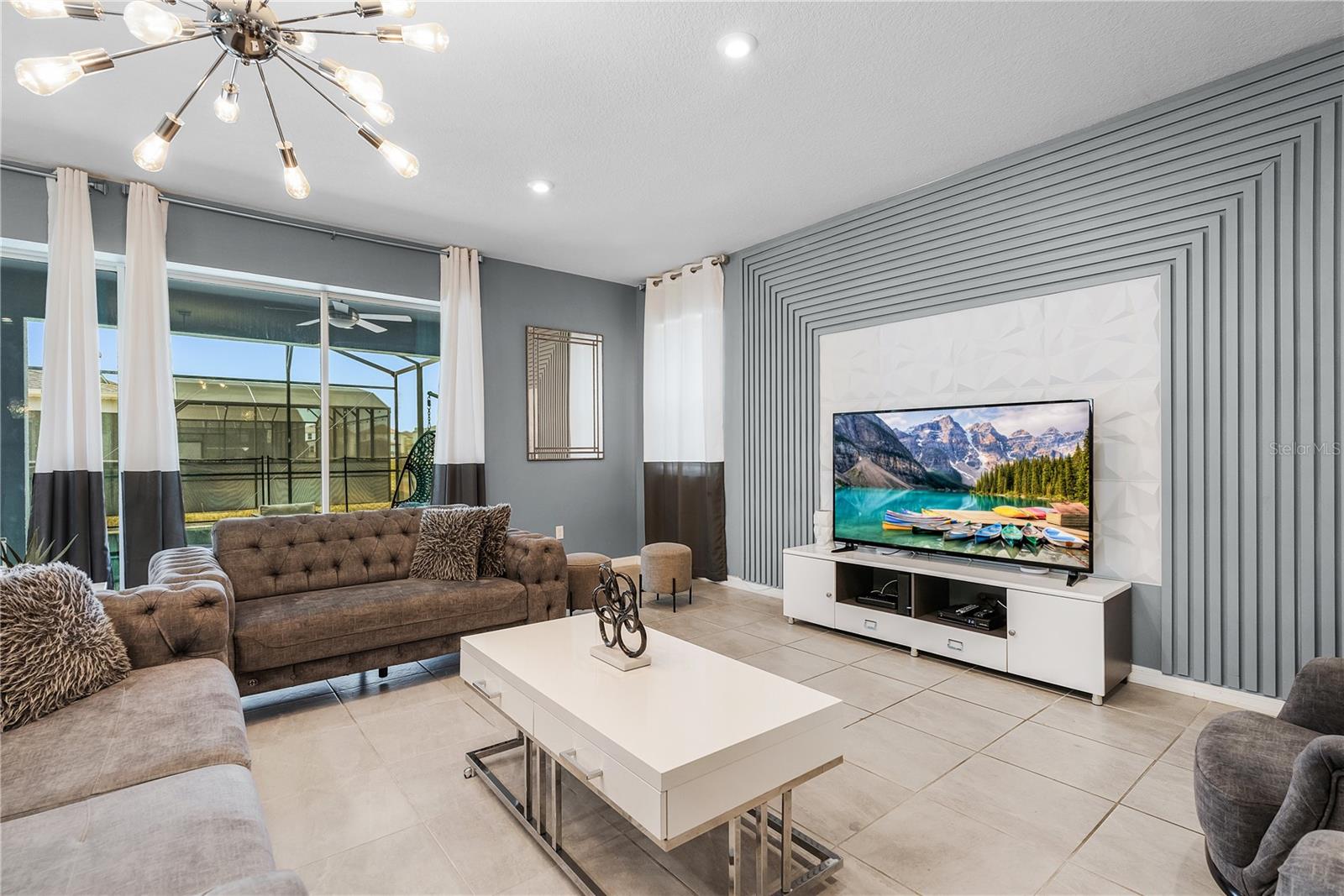 Image 6 of 50 For 8915 Tropical Haven Court